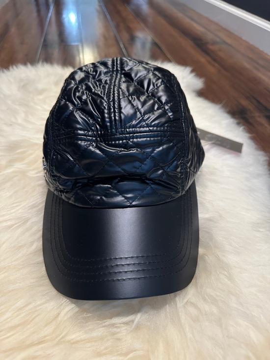 Vince Camuto Accessories - Vince Camuto Black Quilted Puffer Baseball Cap